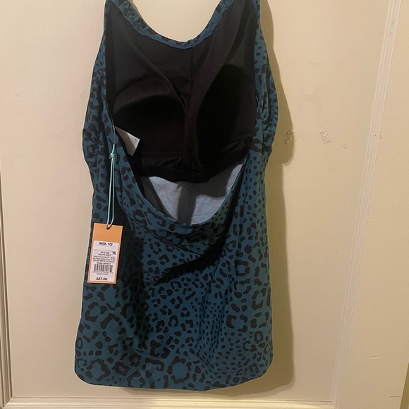 NWT. Kona Sol swim top. Teal with leopard print. Size medium. - Picture 3 of 3